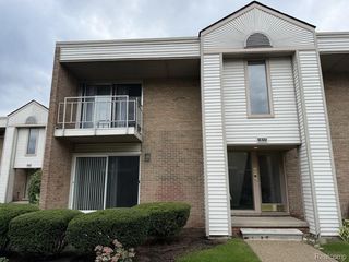 1611 Cass Lake Road, Keego Harbor, MI 48320