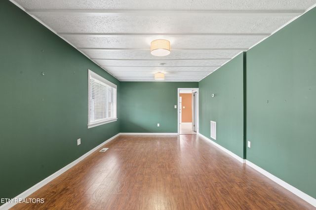 176 Hillside Rd, Oak Ridge, TN 37830