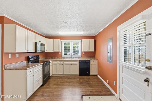 176 Hillside Rd, Oak Ridge, TN 37830