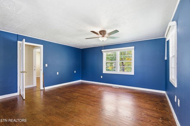 176 Hillside Rd, Oak Ridge, TN 37830