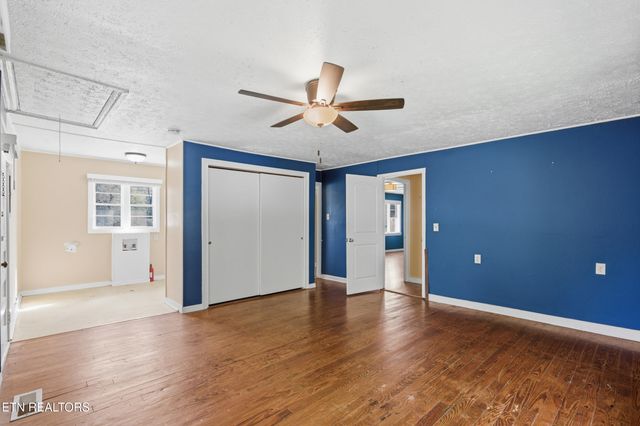 176 Hillside Rd, Oak Ridge, TN 37830