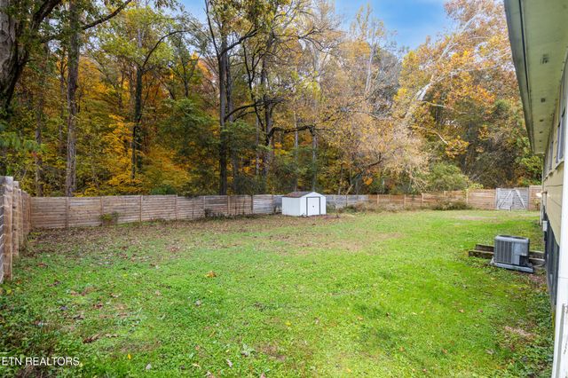 176 Hillside Rd, Oak Ridge, TN 37830