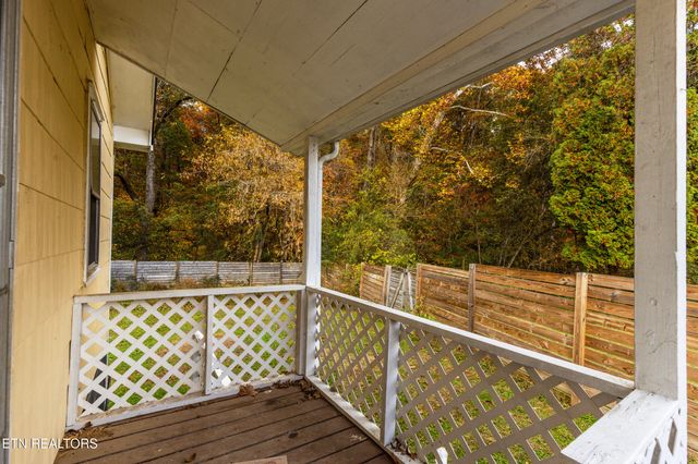 176 Hillside Rd, Oak Ridge, TN 37830