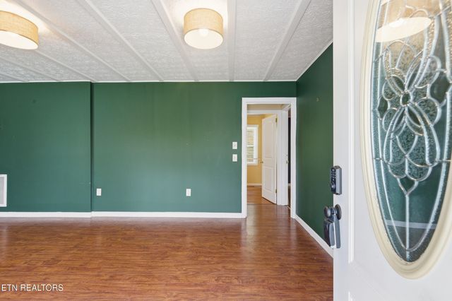 176 Hillside Rd, Oak Ridge, TN 37830