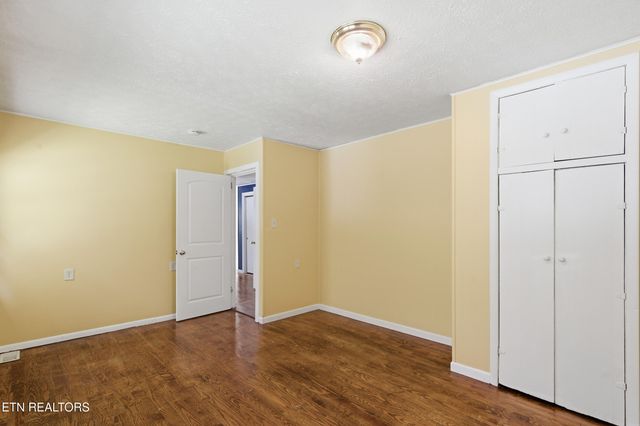 176 Hillside Rd, Oak Ridge, TN 37830