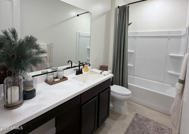 9324 S 30TH Lane, Laveen, AZ 85339