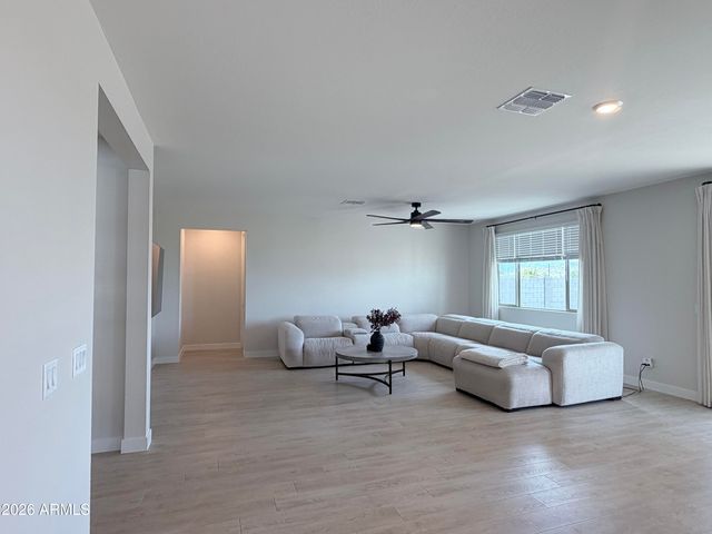 9324 S 30TH Lane, Laveen, AZ 85339