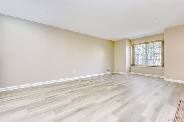 110 Creekside Circle, Spring Valley, NY 10977