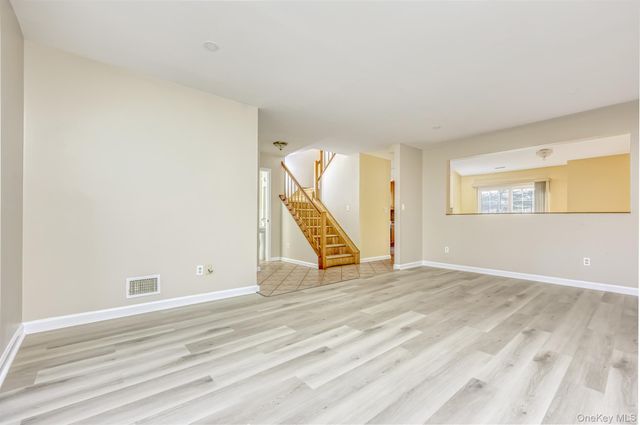 110 Creekside Circle, Spring Valley, NY 10977