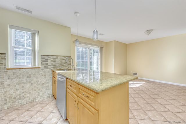 110 Creekside Circle, Spring Valley, NY 10977