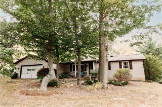 3951 Glenoak Drive NE, Louisville, OH 44641