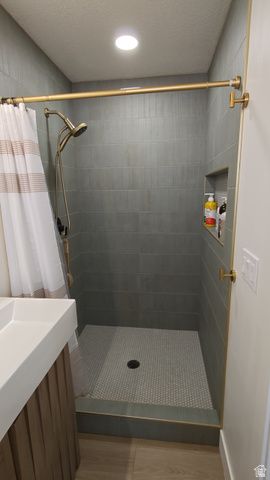 17 E MONTICELLO DR, Kaysville, UT 84037
