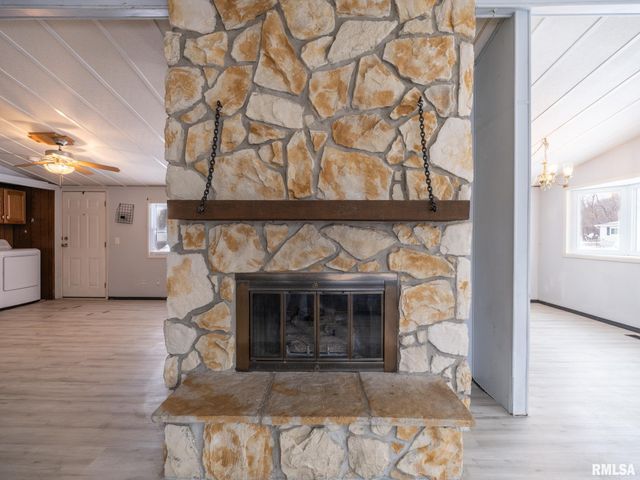 4516 W CRABTREE Court, Peoria, IL 61604