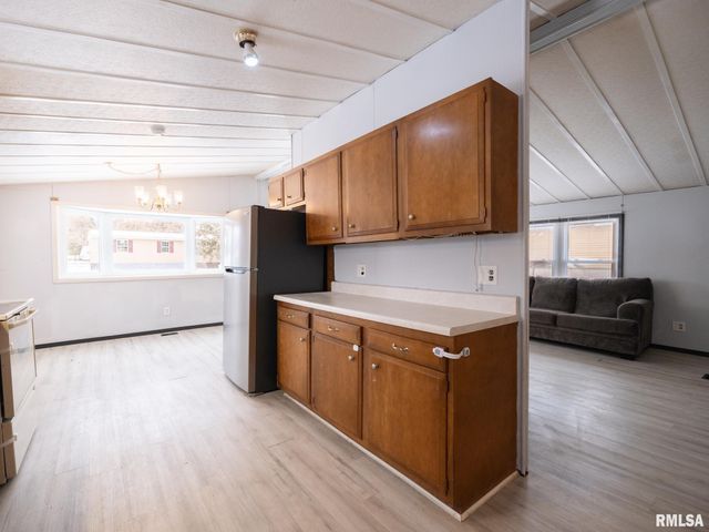 4516 W CRABTREE Court, Peoria, IL 61604