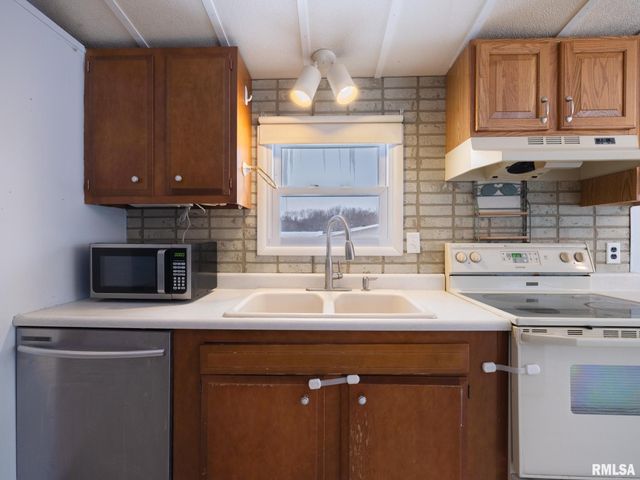 4516 W CRABTREE Court, Peoria, IL 61604