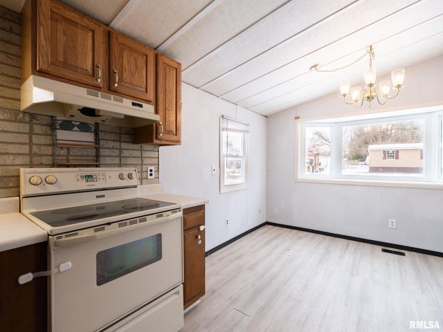 4516 W CRABTREE Court, Peoria, IL 61604