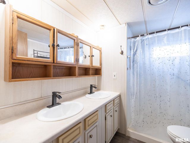 4516 W CRABTREE Court, Peoria, IL 61604