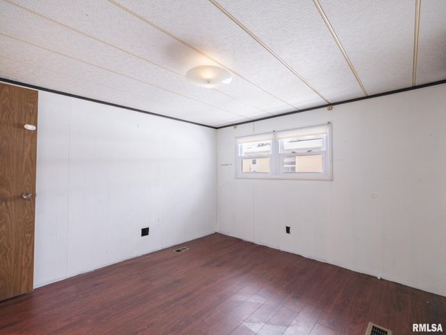 4516 W CRABTREE Court, Peoria, IL 61604