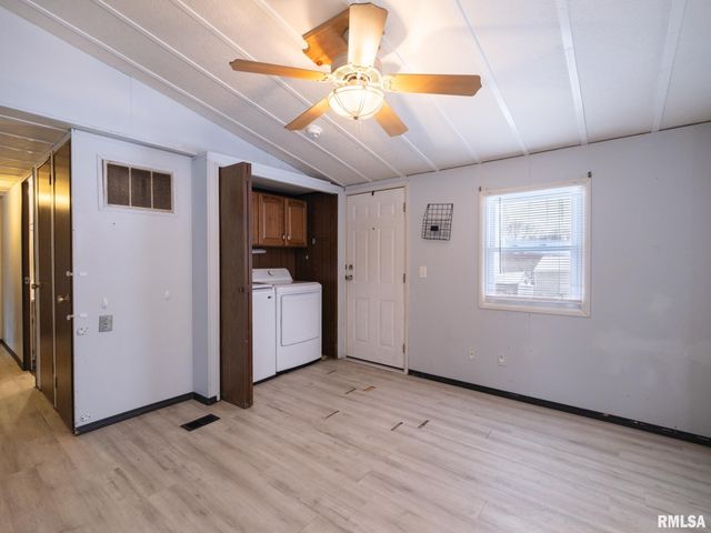 4516 W CRABTREE Court, Peoria, IL 61604