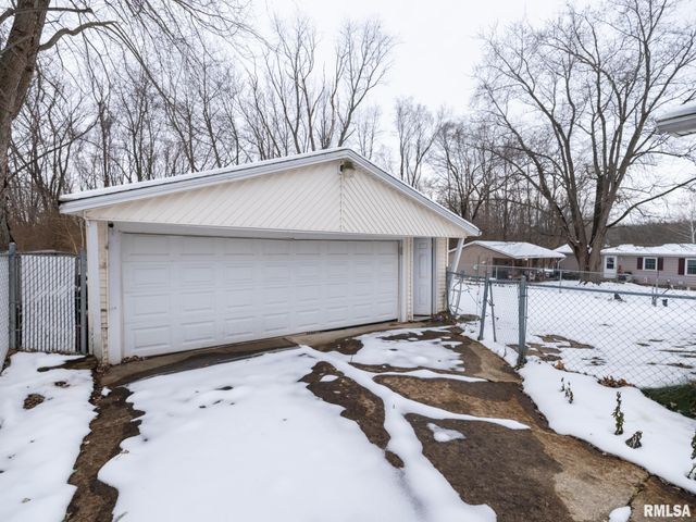 4516 W CRABTREE Court, Peoria, IL 61604