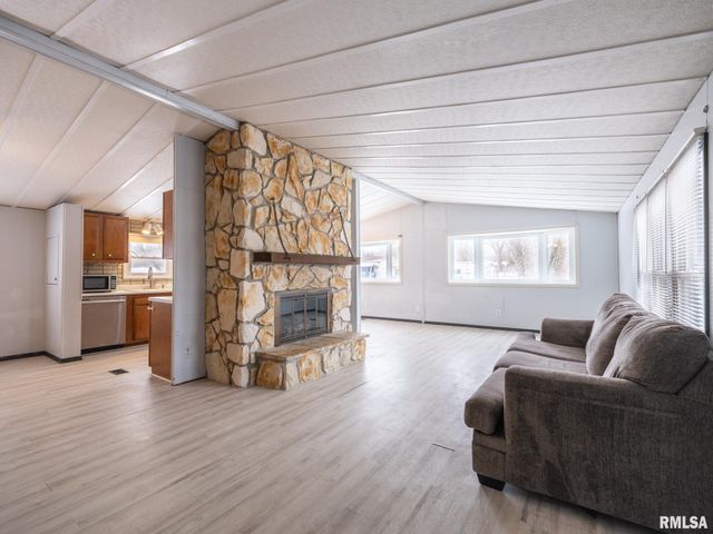 4516 W CRABTREE Court, Peoria, IL 61604