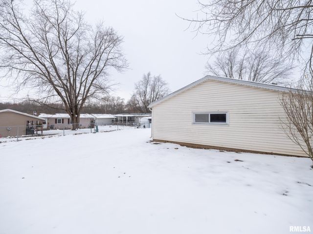 4516 W CRABTREE Court, Peoria, IL 61604