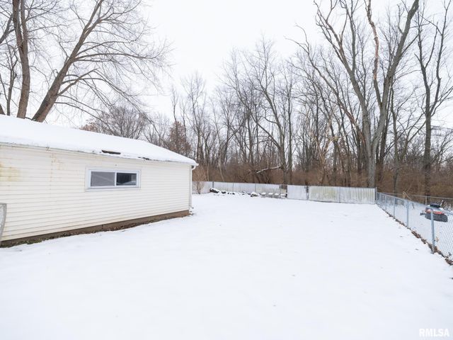 4516 W CRABTREE Court, Peoria, IL 61604