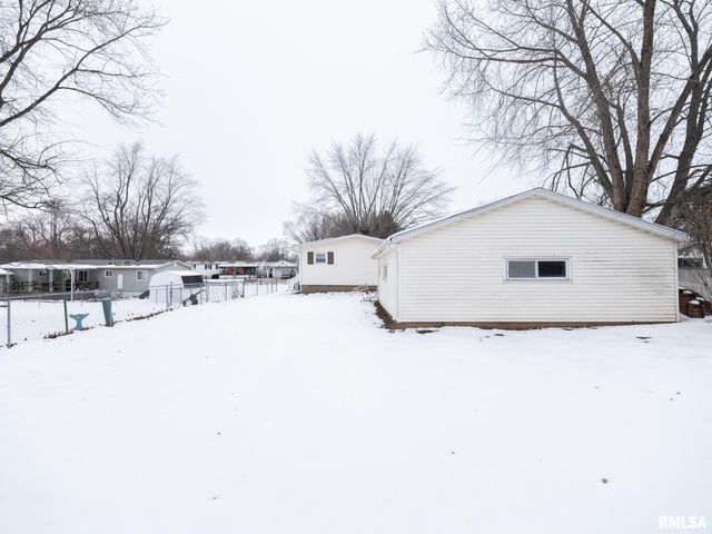 4516 W CRABTREE Court, Peoria, IL 61604