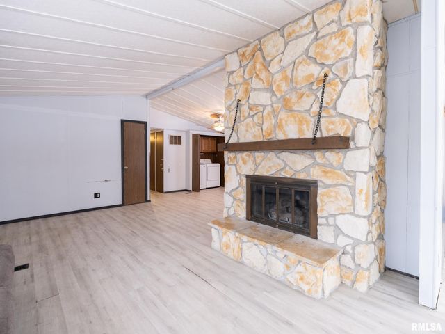 4516 W CRABTREE Court, Peoria, IL 61604