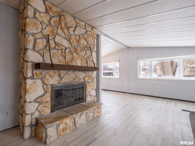 4516 W CRABTREE Court, Peoria, IL 61604