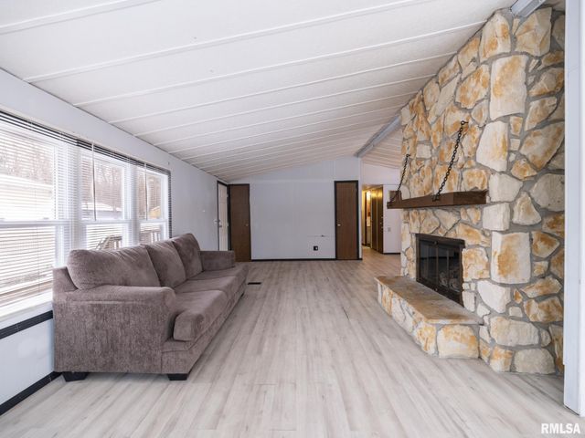 4516 W CRABTREE Court, Peoria, IL 61604