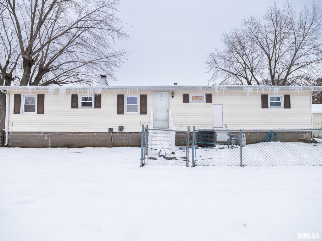 4516 W CRABTREE Court, Peoria, IL 61604