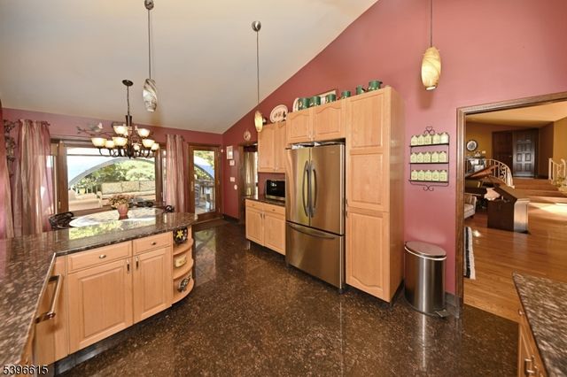 23 Halco Dr, Paramus Boro, NJ 07652