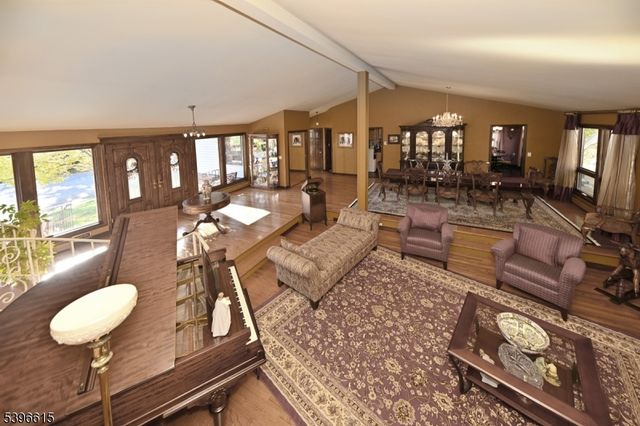 23 Halco Dr, Paramus Boro, NJ 07652