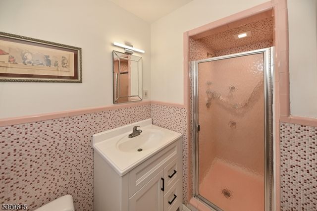 23 Halco Dr, Paramus Boro, NJ 07652