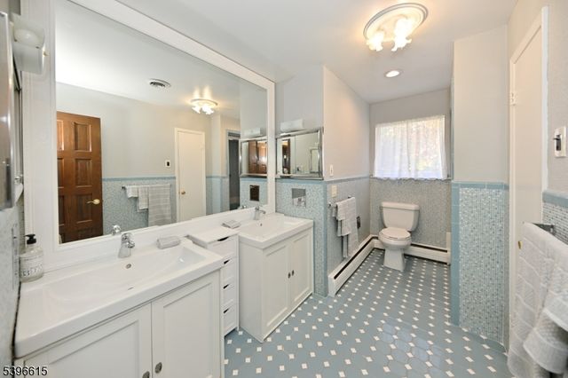 23 Halco Dr, Paramus Boro, NJ 07652