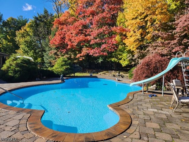 23 Halco Dr, Paramus Boro, NJ 07652