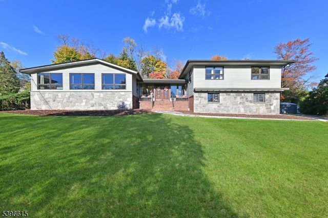 23 Halco Dr, Paramus Boro, NJ 07652