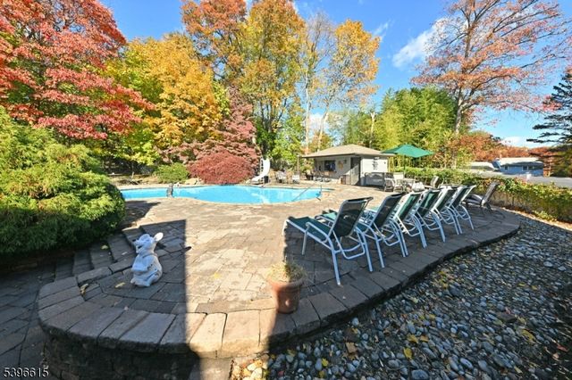 23 Halco Dr, Paramus Boro, NJ 07652