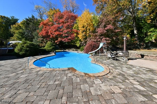 23 Halco Dr, Paramus Boro, NJ 07652