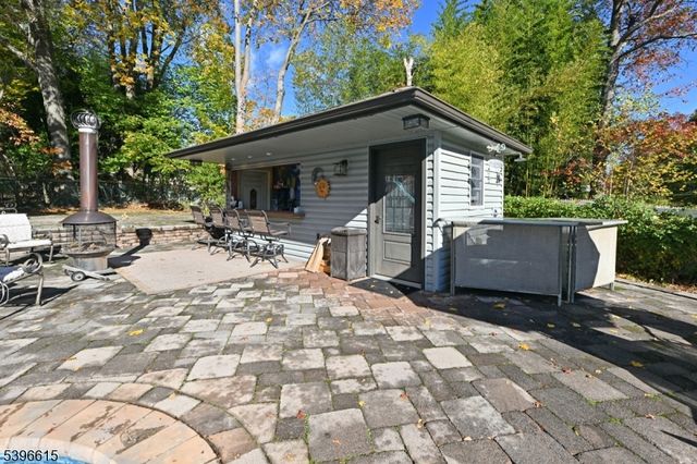 23 Halco Dr, Paramus Boro, NJ 07652