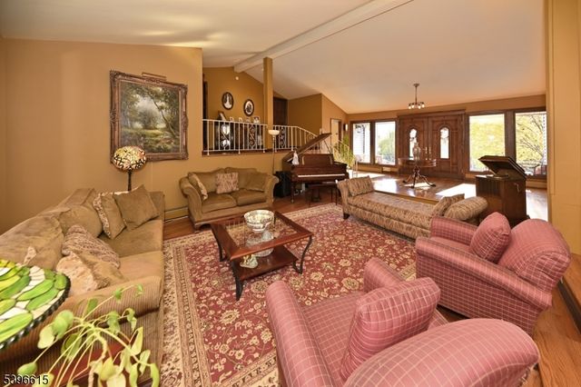 23 Halco Dr, Paramus Boro, NJ 07652