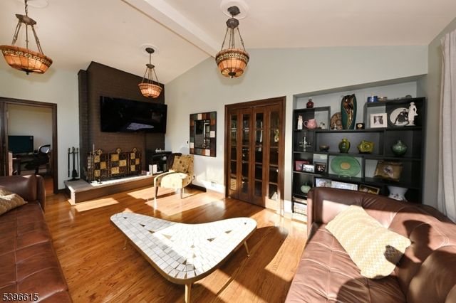 23 Halco Dr, Paramus Boro, NJ 07652