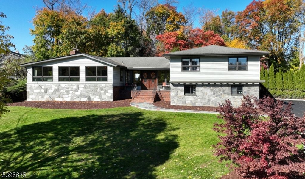 23 Halco Dr, Paramus Boro, NJ 07652