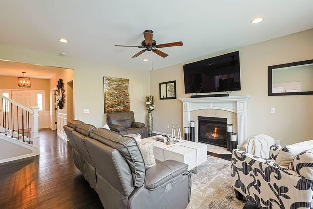 8640 Treeline Drive, Florence, KY 41042