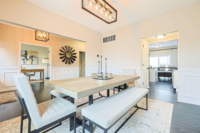 8640 Treeline Drive, Florence, KY 41042