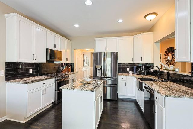 8640 Treeline Drive, Florence, KY 41042