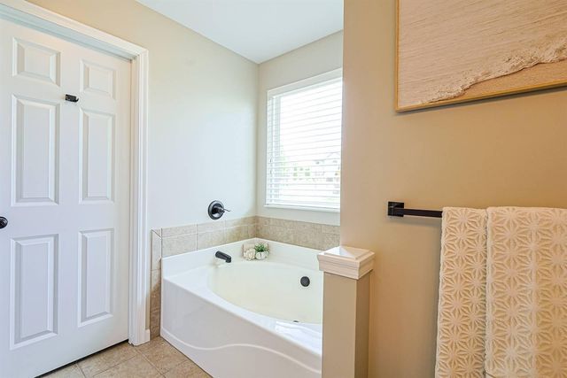 8640 Treeline Drive, Florence, KY 41042