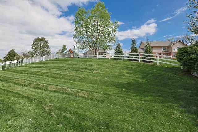 8640 Treeline Drive, Florence, KY 41042