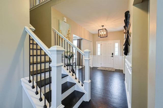 8640 Treeline Drive, Florence, KY 41042